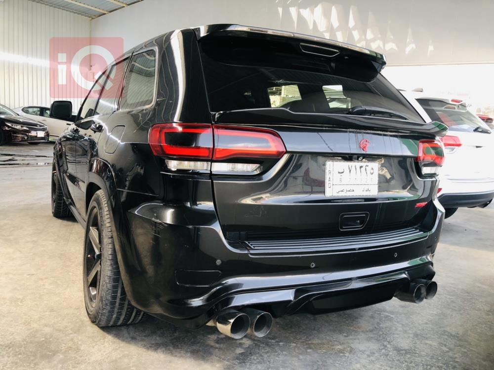 جیپ گراند شیرۆکی